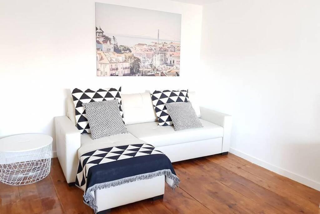 Inloveapartments - Typical Alfama Balcony Lisboa المظهر الخارجي الصورة