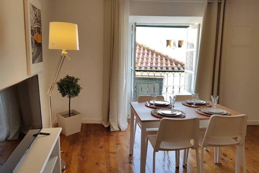 Inloveapartments - Typical Alfama Balcony Lisboa المظهر الخارجي الصورة